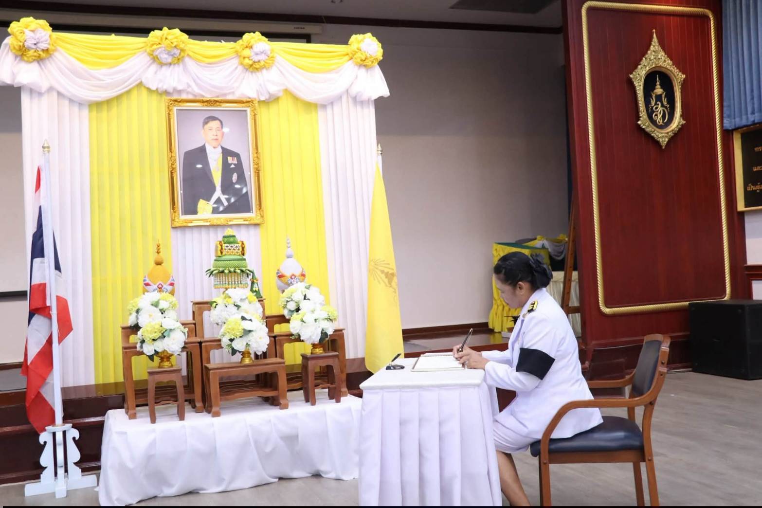 title - นางสาวอมรรัตน์ แขวงโสภา ปฏิรูปที่ดินจังหวัดพระนครศรีอยุธยา ปฏิบัติหน้าที่ในตำแหน่งผู้อำนวยการศูนย์ส่งเสริมและพัฒนาอาชีพเสริมนอกภาคการเกษตร(ศพส.) เป็นประธานในพิธีถวายสัตย์ปฏิญาณเพื่อเป็นข้าราชการที่ดีและพลังของแผ่นดิน เนื่องในโอกาสมหามงคลเฉลิมพระชนมพรรษา พระบาทสมเด็จพระปรเมนทรรามาธิบดีศรีสินทร มหาวชิราลงกรณ พระวชิรเกล้าเจ้าอยู่หัว 28 กรกฎาคม 2569